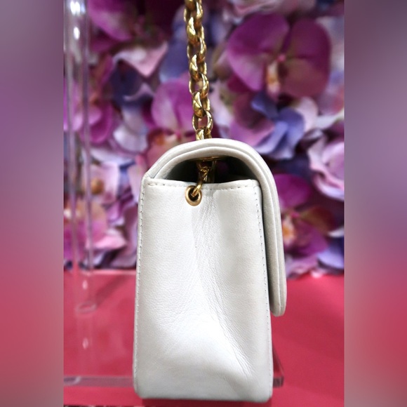 RARE Chanel Mini Lambskin Bag - Picture 7 of 16